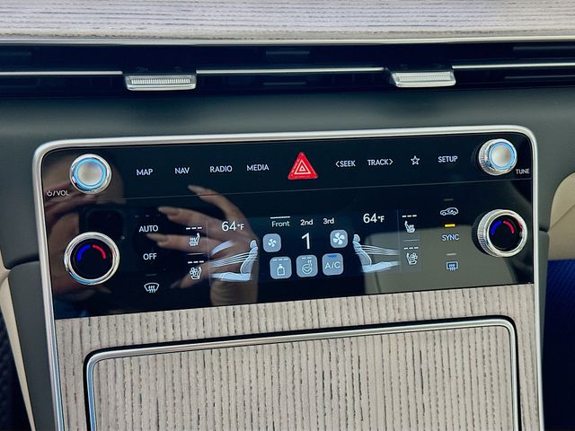 Thumbnail: 2026 Genesis GV80 - 14