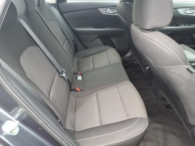 2023 Kia Forte - Image 17