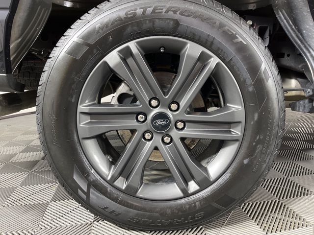 2023 Agate Black Metallic Ford F-150 Lariat 4X4 Truck