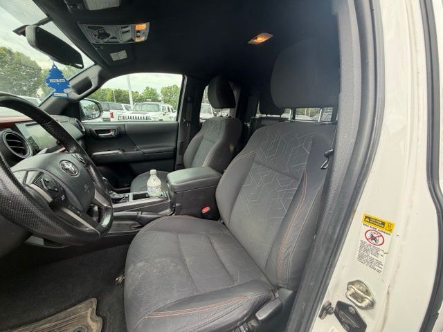 2016 Toyota Tacoma SR5 - Photo 13