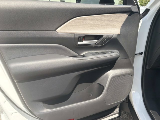 New 2026 Toyota Grand Highlander Hybrid SUV