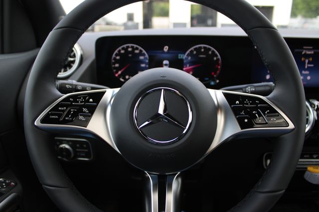New 2026 White Mercedes-Benz GLA 250 image 11
