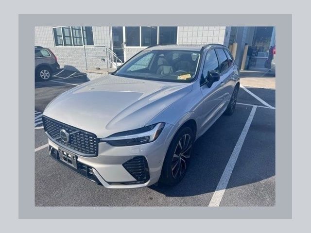 Silver 2023 Volvo XC60 B5 Plus Dark Theme AWD SUV / Crossover All-Wheel Drive Automatic