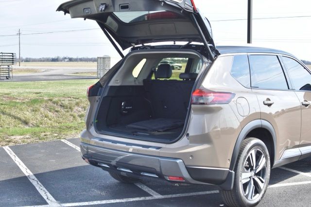 Used 2025 Nissan Rogue SL 4D Sport Utility