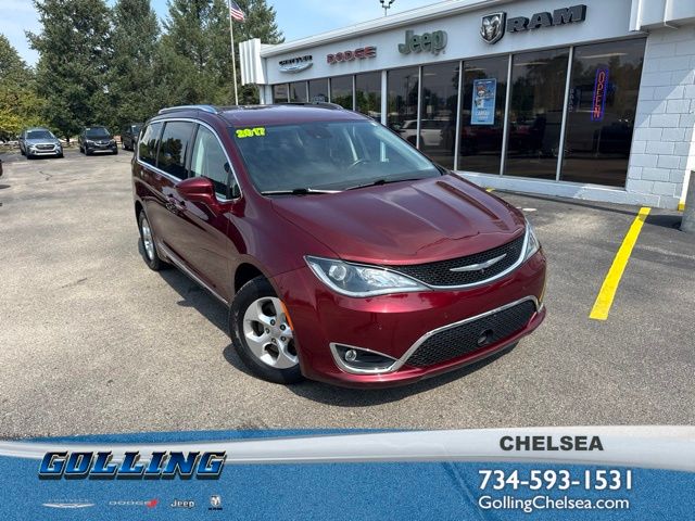 Velvet Red Pearlcoat 2017 Chrysler Pacifica Minivan Front-Wheel Drive 9-Speed Automatic