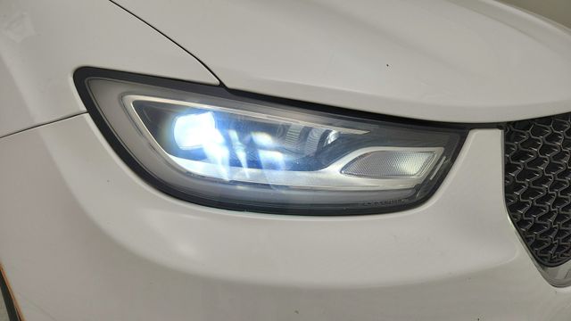 2022 Chrysler Pacifica Touring L - 9