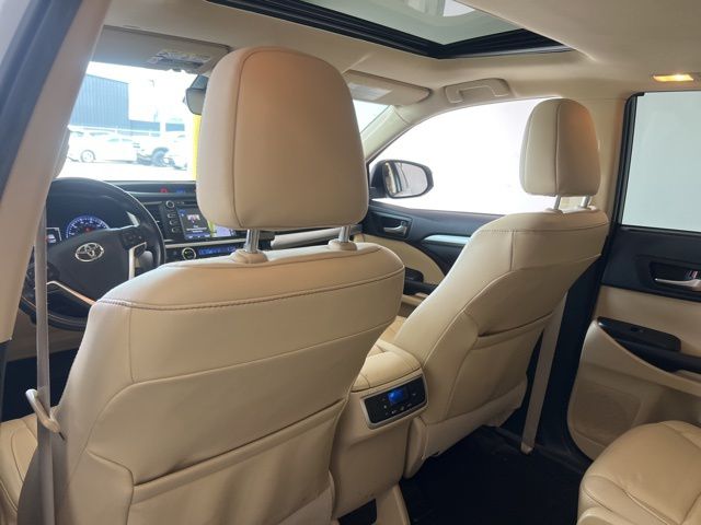 2019 Toyota Highlander XLE White at Classic Chevrolet Galveston