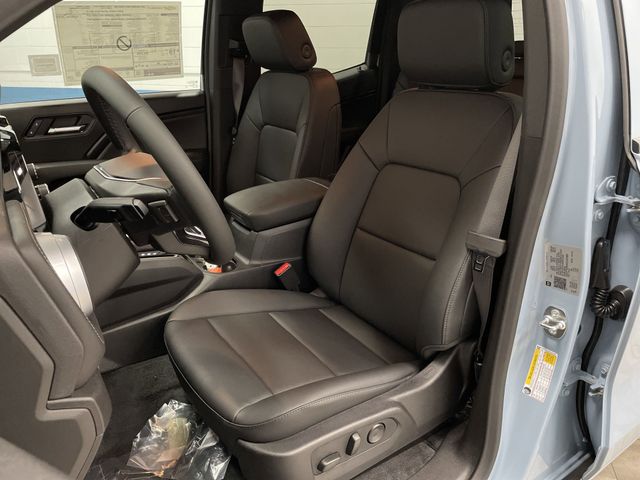 2025 Chevrolet Colorado Work Truck LT photo 4