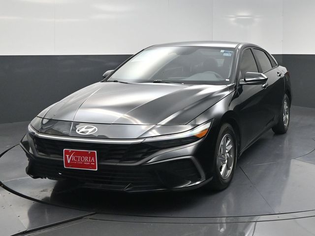 2024 Hyundai Elantra SE Black at DeMontrond Auto Country