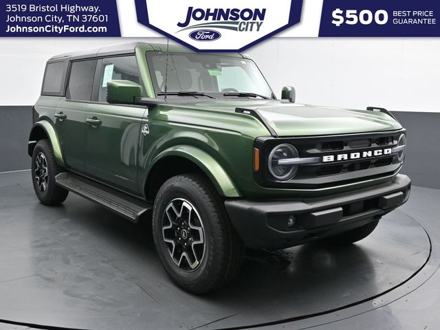 Green Metallic 2025 Ford Bronco Outer Banks 4-Door 4WD SUV / Crossover Four-Wheel Drive Automatic