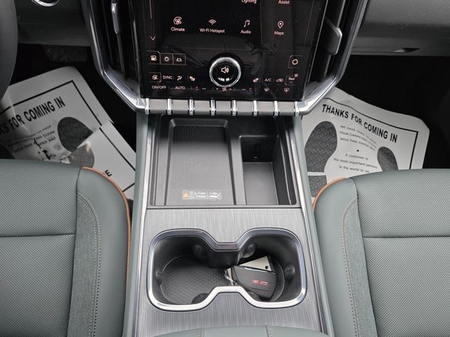 2025 GMC Acadia AWD AT4