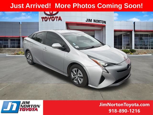 2018 Toyota Prius Two's photo