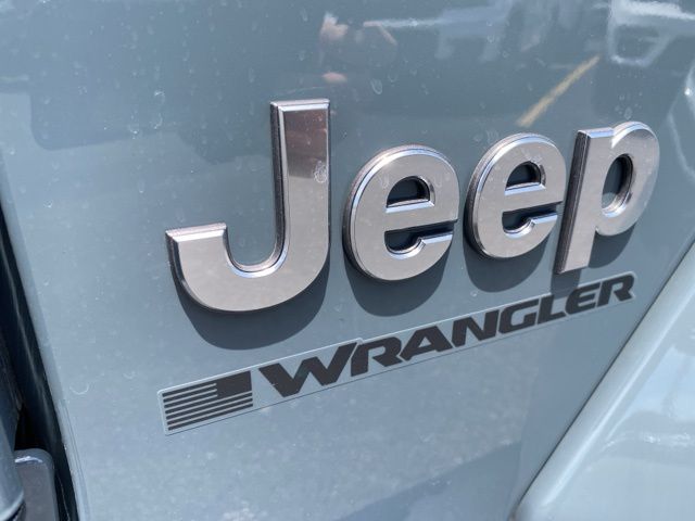 2024 Jeep Wrangler Sahara 7