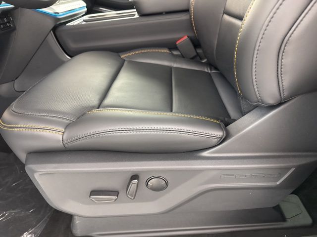2025 Star White Metallic Tri-Coat Ford Expedition 4X4 SUV