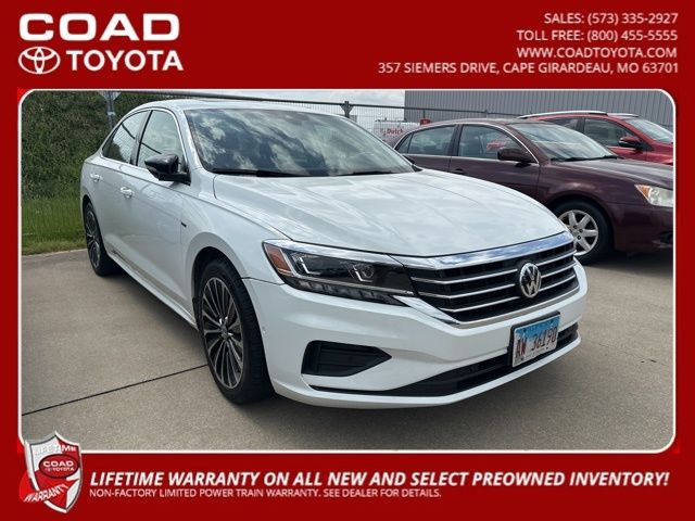 Pure White 2022 Volkswagen Passat 2.0T Limited Edition FWD Sedan Front-Wheel Drive 6-Speed Automatic
