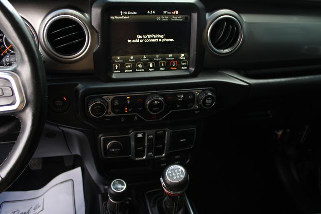 Used 2018 Black Jeep Unlimited Sahara image 13