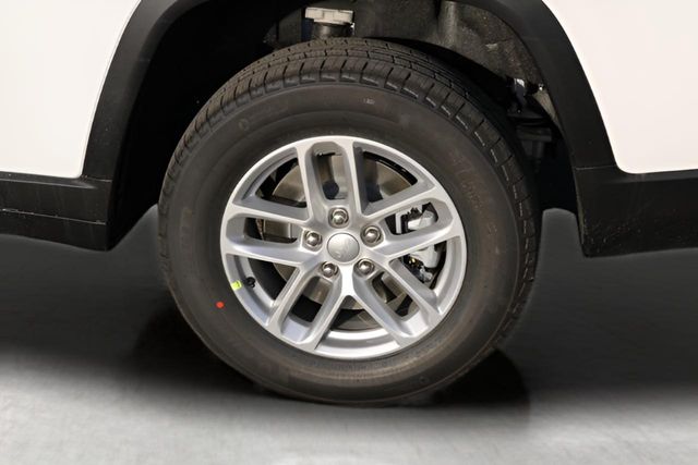 New Car 2025 Jeep Grand Cherokee L  Laredo For Sale Under $35,000 In Austin, Texas