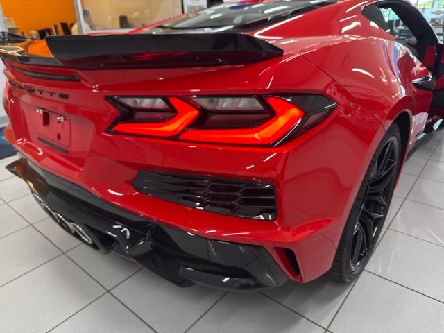 Used 2024 Red Chevrolet Z06 image 26