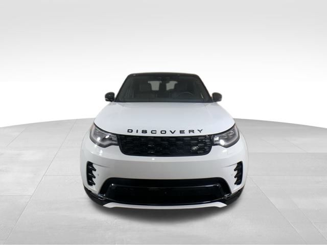 2025 Land Rover Discovery Dynamic SE 9