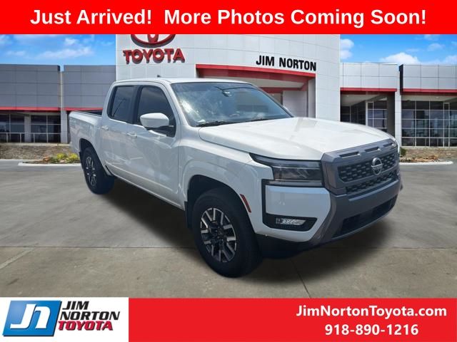 2025 Nissan Frontier SL Crew Cab 4X4's photo
