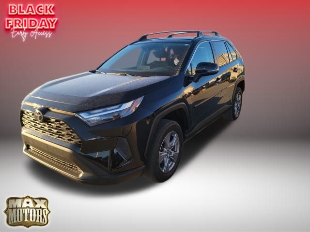 2022 Toyota RAV4 XLE 3