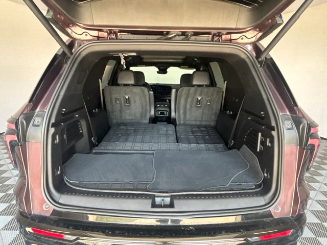 Used 2024 Chevrolet Traverse SUV