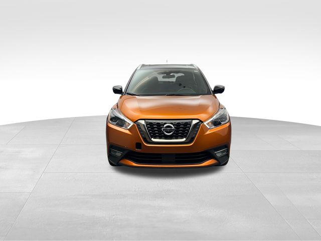 2020 Monarch Orange/Super Black Nissan Kicks SR FWD SUV