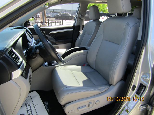 used 2019 Toyota Highlander car, priced at $25,499