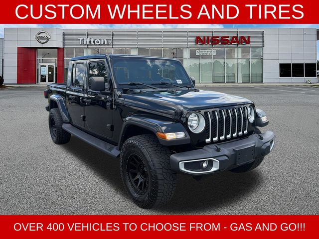 Black Clearcoat 2023 Jeep Gladiator Pickup Truck Four-Wheel Drive 8-Speed Automatic