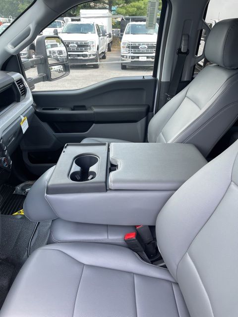 2025 Ford F-550 Chassis XL