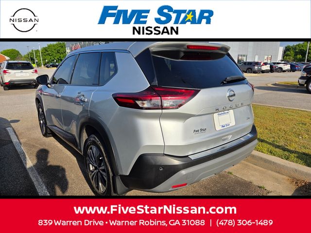 Used 2021 Silver Nissan SV image 9