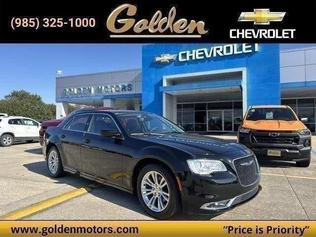 Gloss Black 2019 Chrysler 300 Sedan Rear-Wheel Drive 8-Speed Automatic