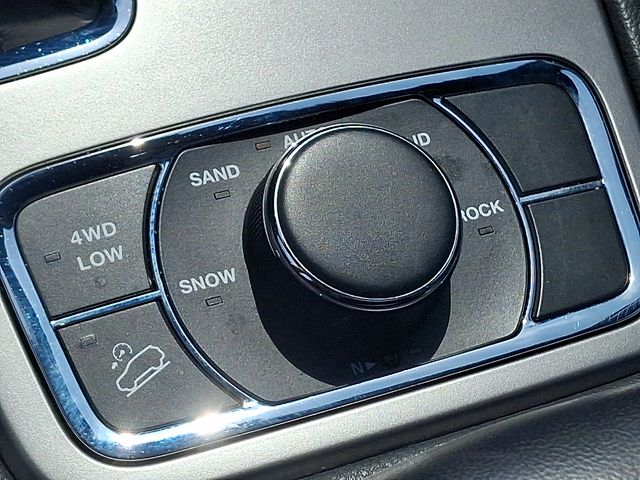 used 2018 Jeep Grand Cherokee car, priced at $19,943