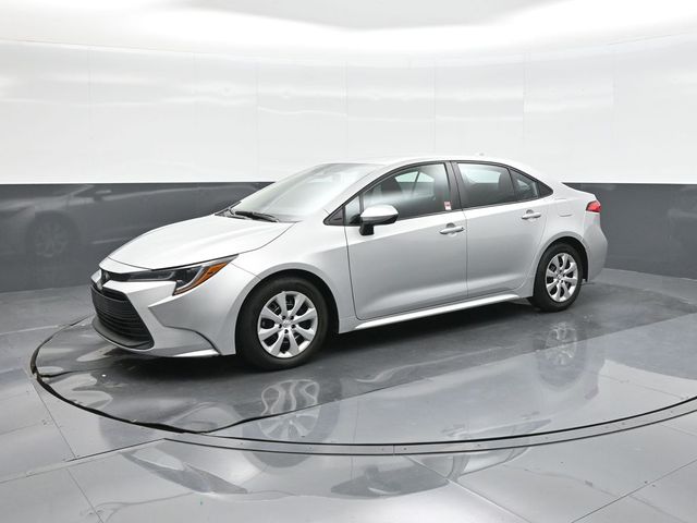 2025 Toyota Corolla LE CVT's photo