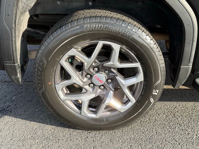 used 2022 GMC Sierra 1500 car, priced at $44,388