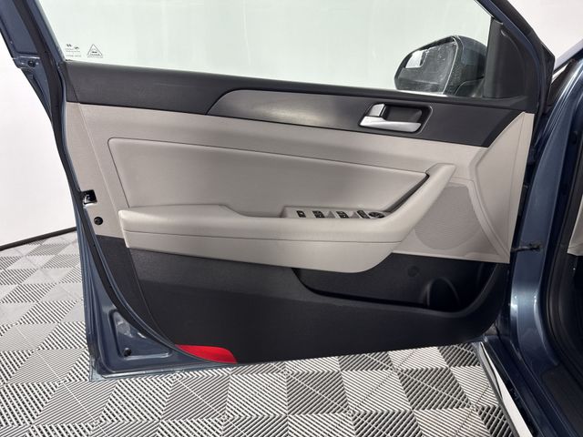Used 2017 Hyundai Sonata For Sale in Indianapolis, IN