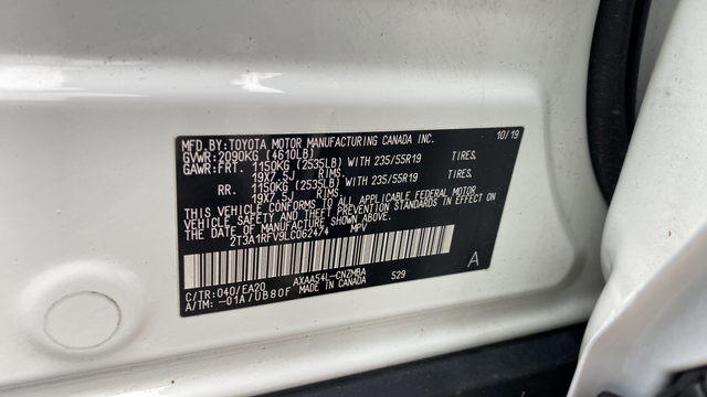 Used 2020 White Toyota XLE Premium image 29