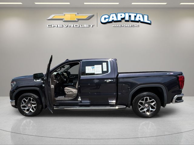 Used 2022 Silver GMC SLT image 9