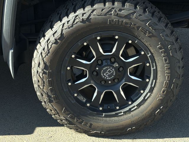 Used 2019 Black GMC SLE image 8