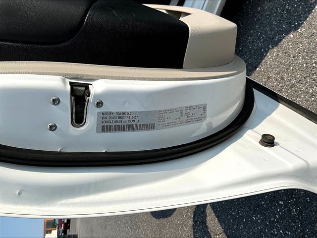 Used 2024 Chrysler Pacifica Van