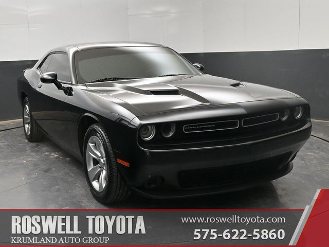 2022 Dodge Challenger SXT RWD