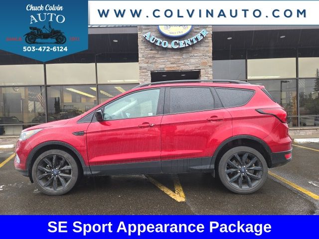 Ruby Red Metallic Tinted Clearcoat 2019 Ford Escape SE AWD SUV / Crossover All-Wheel Drive 6-Speed Automatic