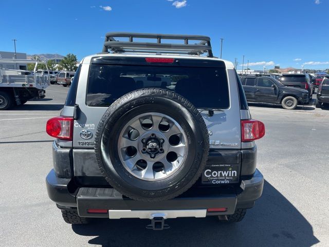 2011 Toyota FJ Cruiser Base 28