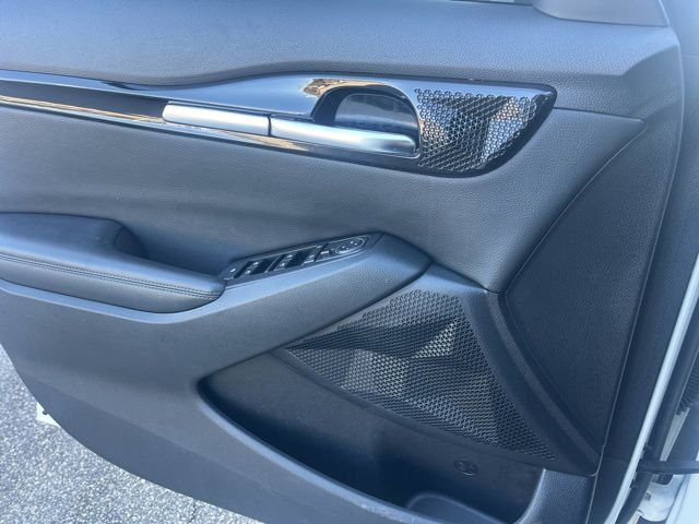 Used 2021 White Kia EX image 6