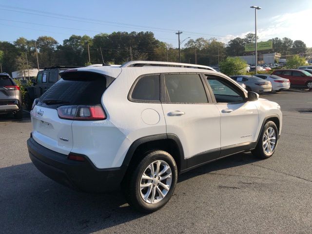 Used 2020 White Jeep Latitude image 3