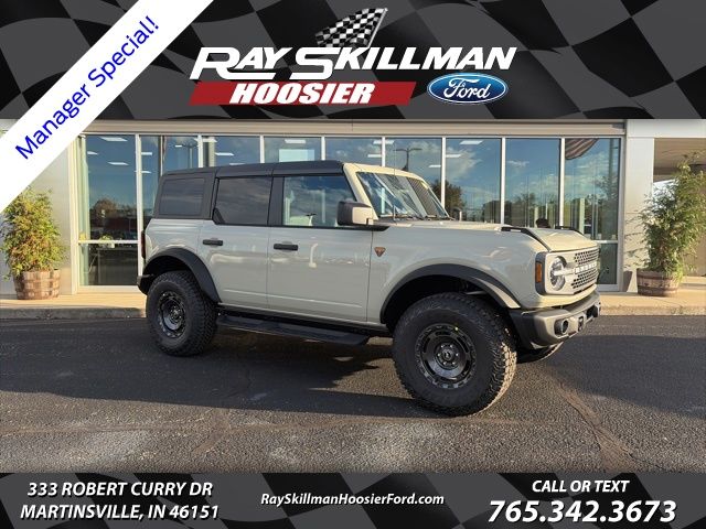 Desert Sand 2025 Ford Bronco Badlands 4-Door 4WD SUV / Crossover Four-Wheel Drive Automatic