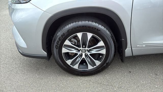 Used 2025 Toyota Highlander Hybrid SUV