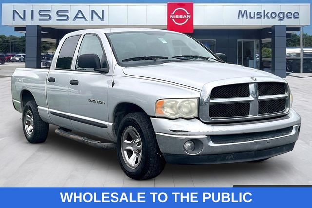 Bright Silver Metallic Clearcoat 2005 Dodge RAM 1500 SLT Quad Cab RWD Pickup Truck Rear-Wheel Drive 5-Speed Automatic