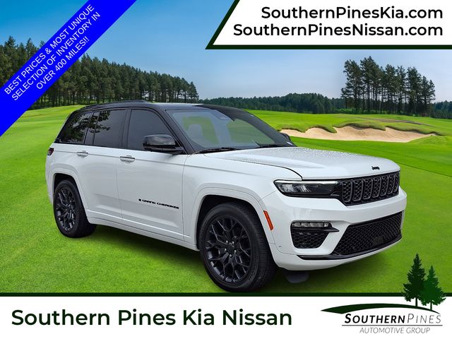 Bright White Clearcoat 2025 Jeep Grand Cherokee SUV / Crossover Four-Wheel Drive 8-Speed Automatic
