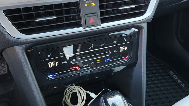 2025 Volkswagen Taos